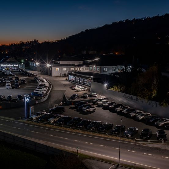 Bild enthält, Outdoors, Road, Aerial View, Car, Transportation, Vehicle, Parking Lot
