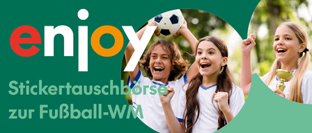 Kinder in weißen Trikots feiern mit einem Fußball. Grüner Hintergrund mit Text 'enjoy' und 'Fußball-WM'.