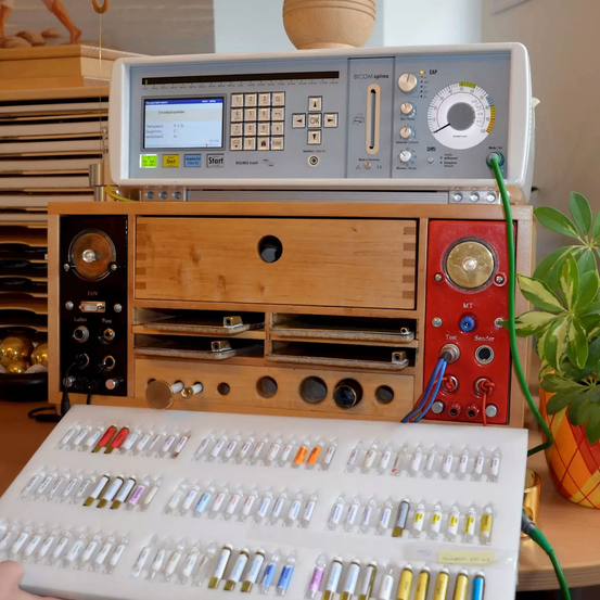 Bild enthält, Electronics, Person