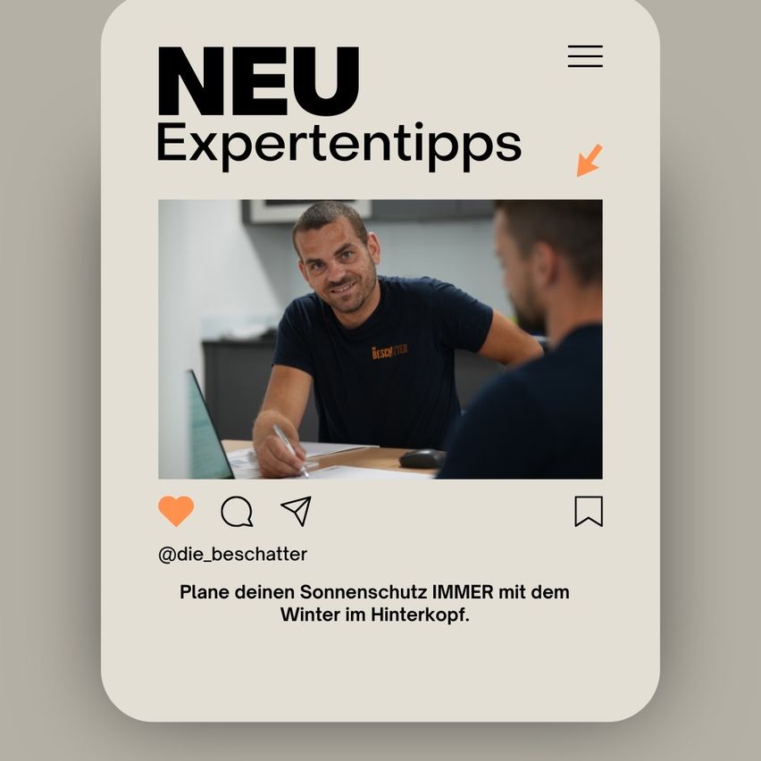 Eine Werbung zeigt zwei Männer, einer lächelt und schreibt, der andere hört zu. Der Text lautet 'NEU Expertentipps'. Unten steht eine Nachricht, die dazu ermutigt, Sonnenschutz für den Winter mit einem bestimmten Produkt zu planen.