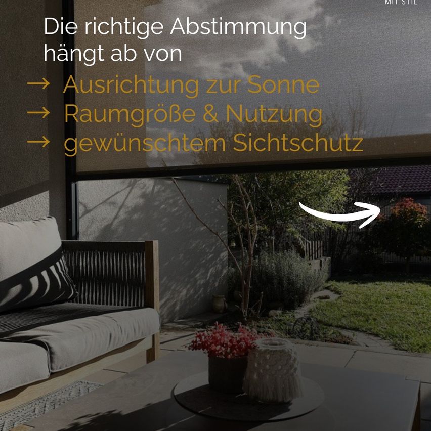 Die richtige Abstimmung hängt von Ausrichtung zur Sonne, Raumgröße und Nutzung ab. Ein Fenster mit Blick in den Garten.