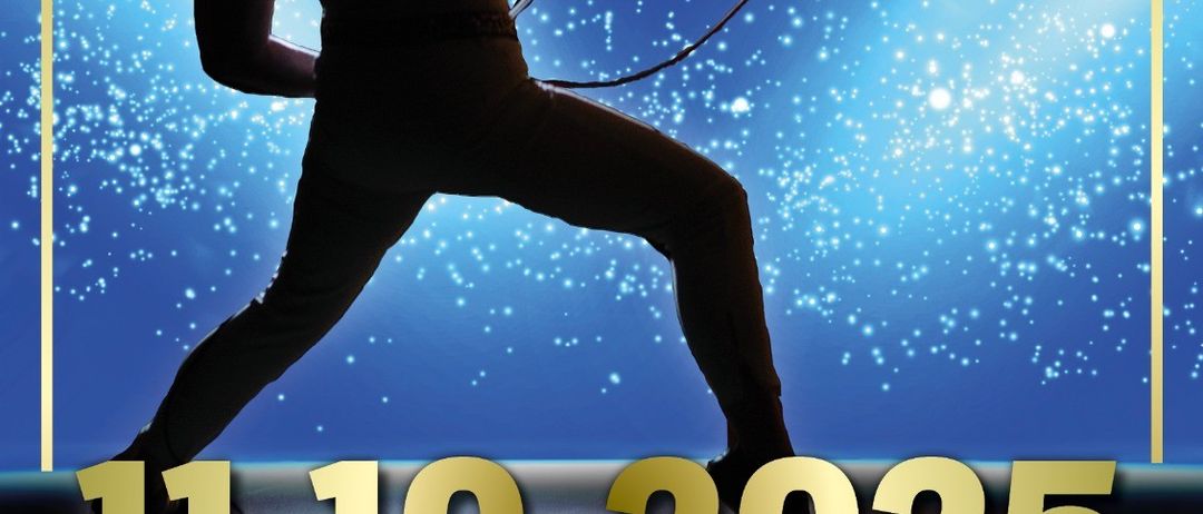 Plakat für eine Tributveranstaltung am 11. Oktober 2025 mit einer Silhouette eines Künstlers auf blauem Hintergrund. Es enthält Datum, Veranstaltungsort und einen QR-Code.