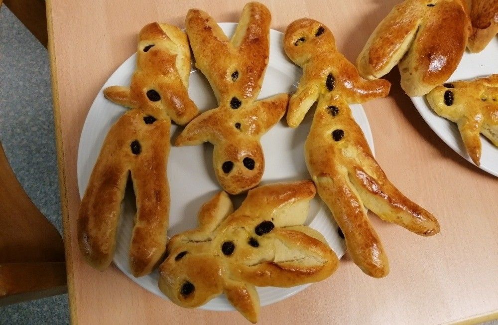 Bread, Food, Plate