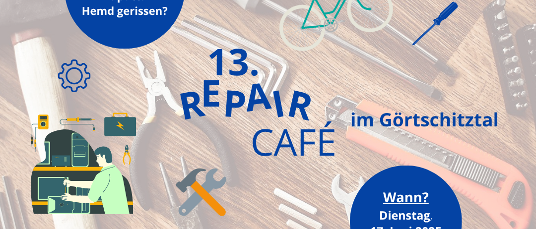 Plakat für einen Reparatur-Café, mit Werkzeug und einem Mann, der einen Toaster repariert. Veranstaltungsdetails umfassen Datum, Uhrzeit und Ort im Gemeindeamt Klein St. Paul Sitzungssaal, 9373 Klein St. Paul, Marktstraße 17.