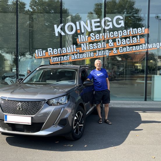 Bild enthält, Car, Vehicle, Adult, Male, Man, Person, Spoke, Alloy Wheel, Wheel, Shoe