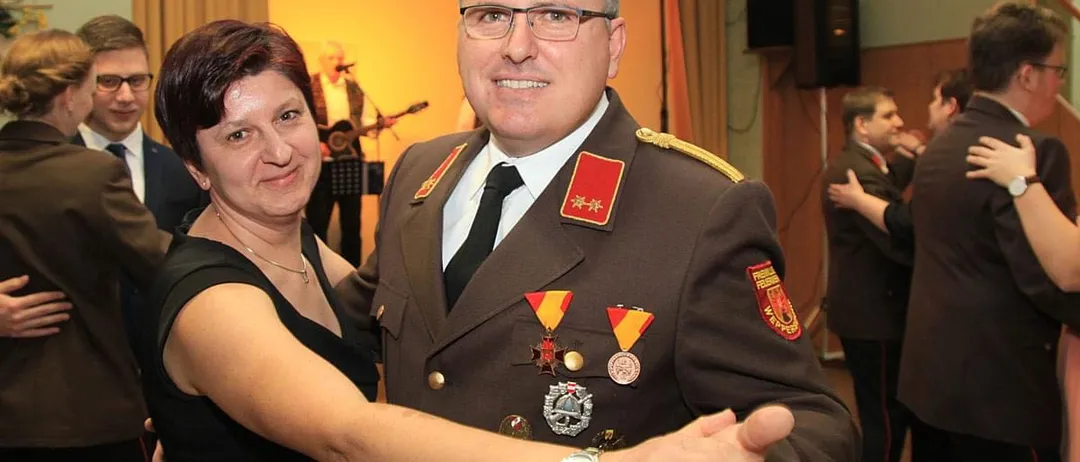 Officer, Person, Adult, Male, Man, Suit, Military, Military Officer, Blazer, Face