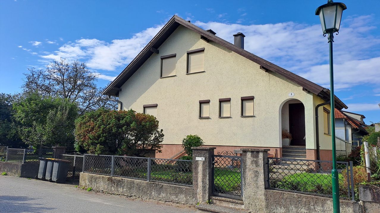 Bild enthält, Architecture, Building, Monastery, Housing, Outdoors, Shelter, House