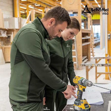 Bild enthält, Adult, Male, Man, Person, Worker, Device, Power Drill, Tool