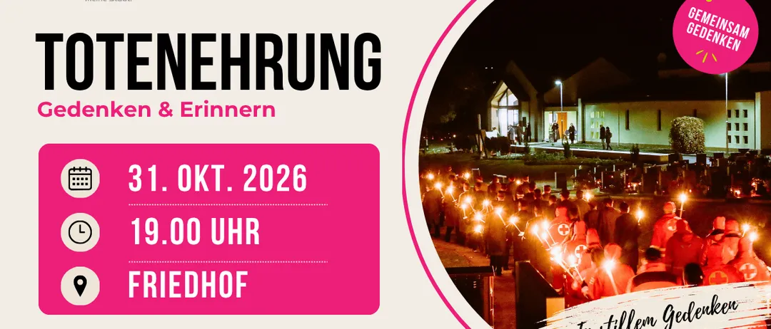 Eine Gedenkveranstaltung ist für den 1. Oktober 2026 um 21 Uhr im Riethof geplant. Das Bild zeigt eine nächtliche Versammlung mit Menschen, die Kerzen halten.