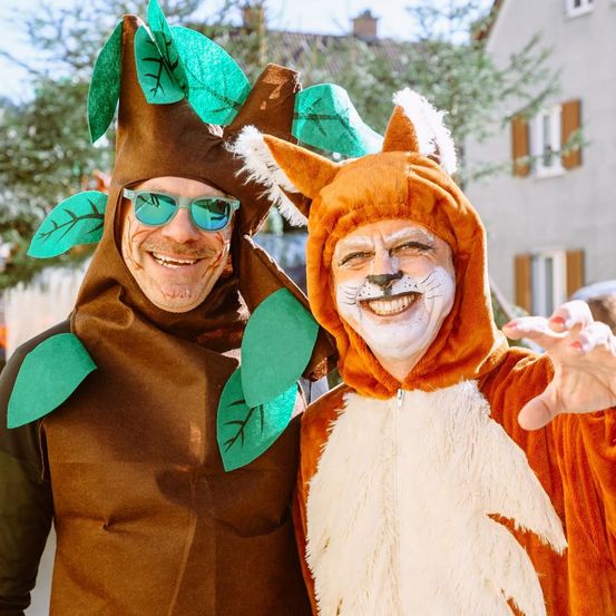 Bild enthält, Adult, Female, Person, Woman, Male, Man, Festival, Face, Accessories, Sunglasses