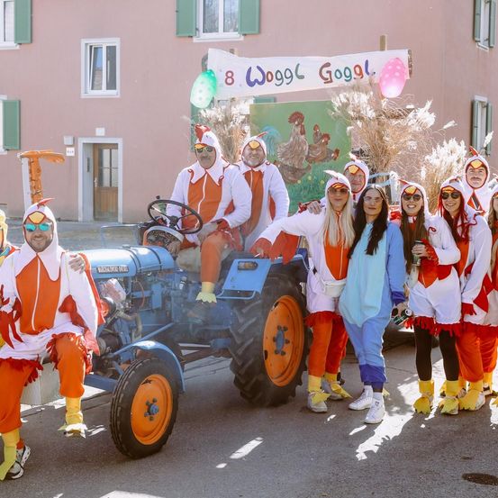 Bild enthält, Machine, Wheel, Festival, Person, Celebrating, Glasses, Adult, Male, Man, People