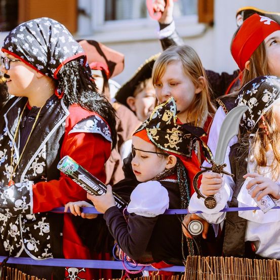 Bild enthält, People, Person, Adult, Female, Woman, Head, Face, Fun, Party