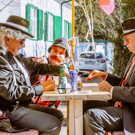 Bild enthält, Adult, Male, Man, Person, Head, Face, Romantic