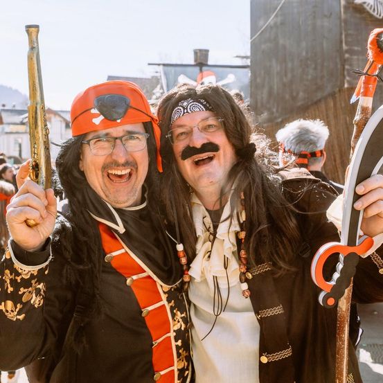 Bild enthält, Head, Person, Face, Adult, Male, Man, Dagger, Glasses, Festival, Happy