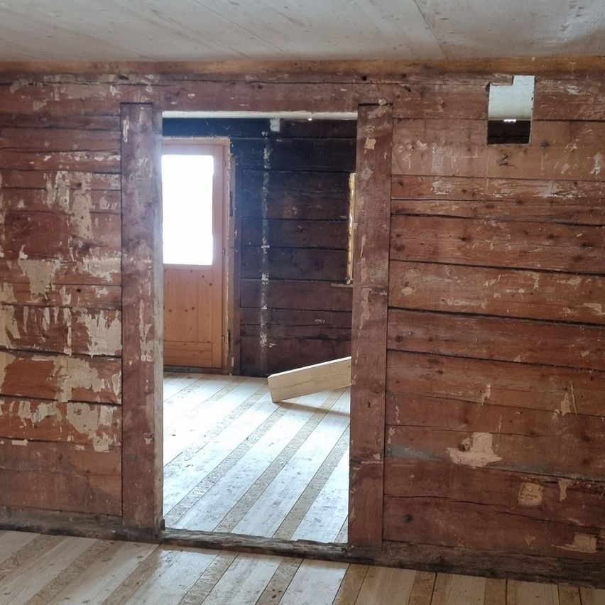 Bild enthält, Indoors, Interior Design, Wood Panels