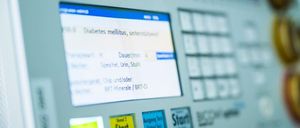 Bild enthält, Electronics, Screen, Computer Hardware, Hardware, Monitor