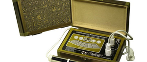 Bild enthält, Bag, Electronics, Cosmetics, Lipstick