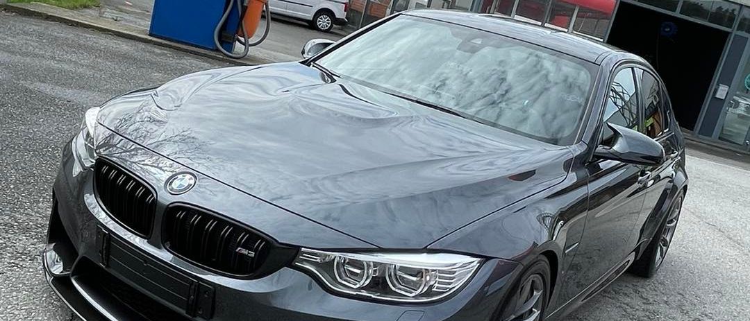 Bild enthält, Transportation, Vehicle, Bumper, Car, Machine, Wheel, Tire, Headlight, Gas Pump