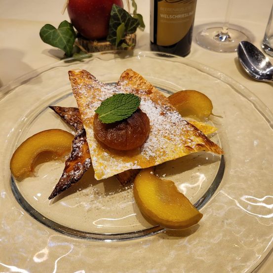 Bild enthält, Bread, Food, Pancake, Crepe, Food Presentation, Plate, Cutlery, Spoon