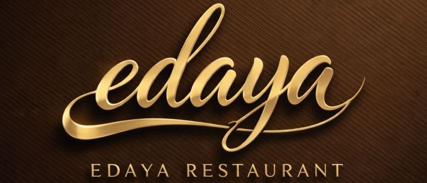 Das Logo für das Edaya Restaurant zeigt das Wort 'edaya' in Gold auf einem braunen Hintergrund und hat einen luxuriösen und eleganten Look.