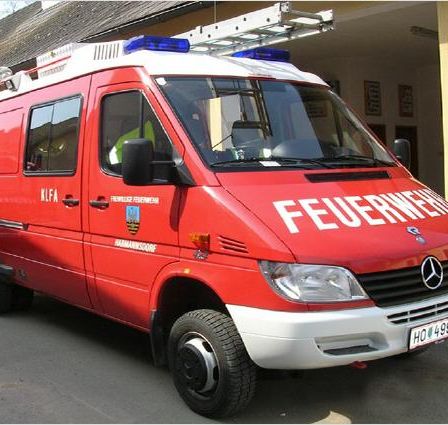 Bild enthält, Transportation, Van, Vehicle, Moving Van, License Plate, Ambulance