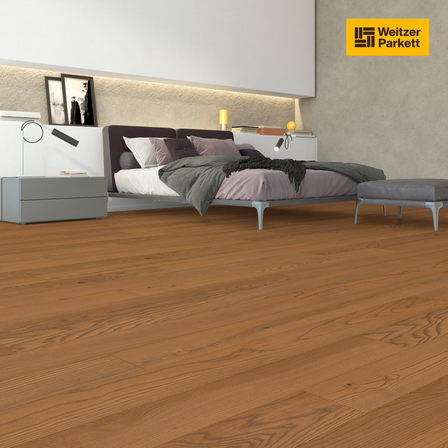 Bild enthält, Floor, Flooring, Interior Design, Wood, Hardwood, Bed, Bench, Stained Wood, Wood Panels, Person