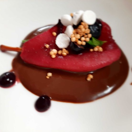 Bild enthält, Food, Food Presentation, Hockey, Ice Hockey, Ice Hockey Puck, Rink, Skating, Sport