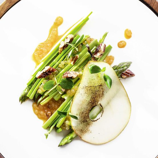 Bild enthält, Food, Food Presentation, Plate, Fruit, Pear, Plant, Produce