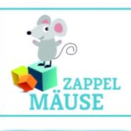 Eine Illustration zeigt eine gezeichnete Maus namens Zappel, die auf einem Würfel steht. Darunter steht der Text 'Zappel Mause' in fetten blauen Buchstaben. Der Hintergrund ist hellblau.