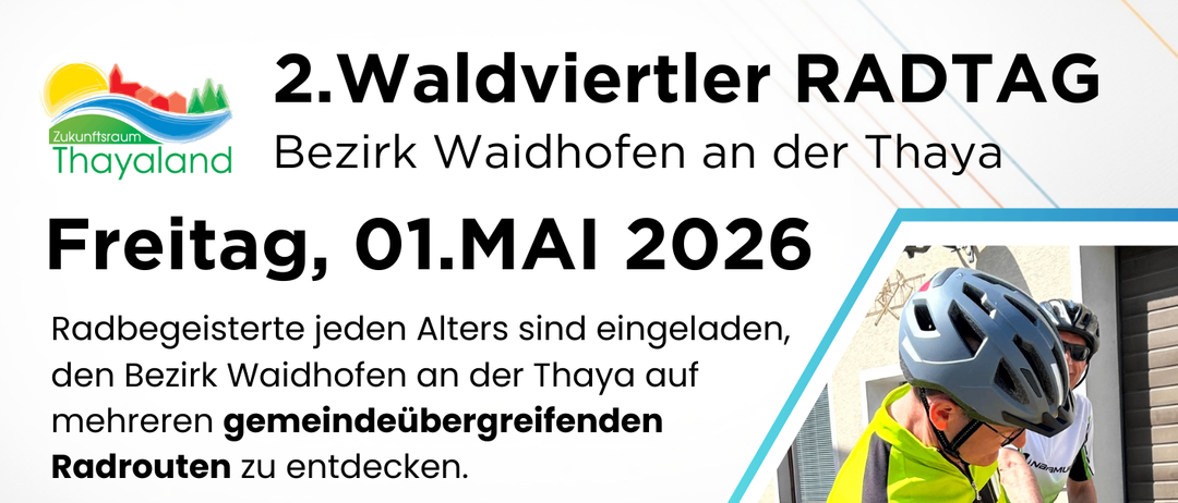 Plakat zur Werbung für den Waidhofer Bezirksfahrradtag am 1. Mai 2026. Es zeigt Radfahrer und Routenkarten. Aktivitäten umfassen das Sammeln von Stempeln, das Wählen von Routen und das Ausfüllen von Teilnahmekarten. Preise sind verfügbar. Das Plakat leitet die Leser zu einem Link für weitere Informationen.