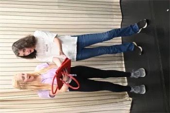 Bild enthält, Person, Face, Head, Fallen Person, Ice Skating, Ice Skating Dancing, Performer, Rink, Skating, Sport