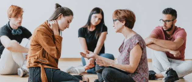 Bild enthält, Adult, Female, Person, Woman, People, Male, Man, Head, Face, Shoe