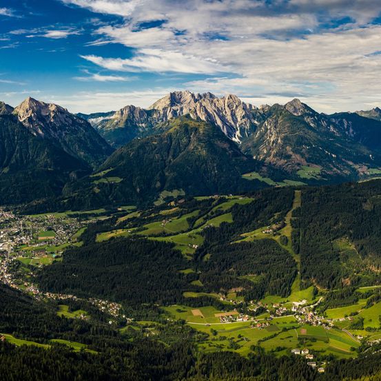 Bild enthält, Mountain, Mountain Range, Nature, Outdoors, Peak, Scenery, Slope, Wilderness, Landscape, Valley