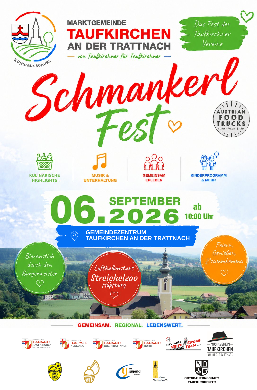 Plakat für das Schmankerl Fest am 6. September 2026 mit einer Dorfszene, einem Turm, grünen Feldern und einem Ballonstart. Es enthält Symbole für kulinarische Highlights, Musik und Unterhaltung, Gemeinschaftserlebnis und ein Kinderprogramm.