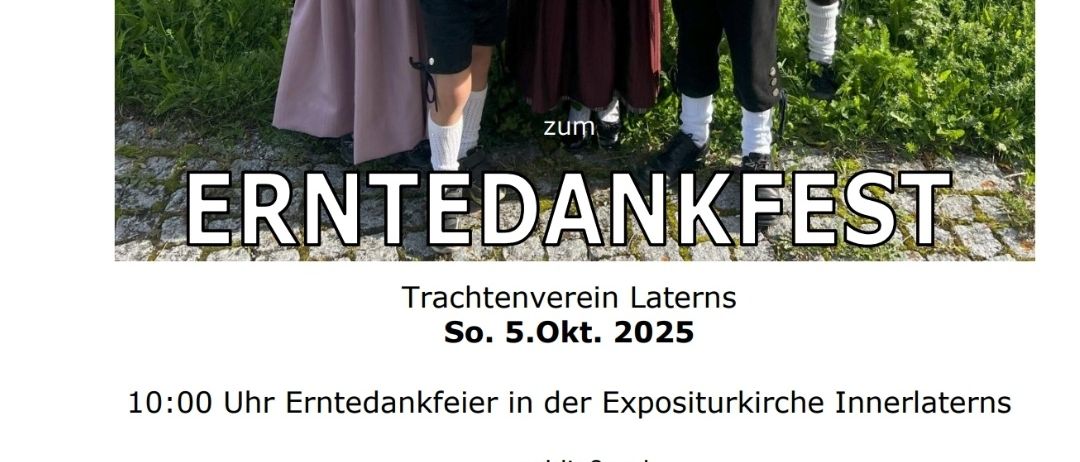 Werbeposter für ein Erntedankfest mit Kindern in traditionellen Kostümen, die einen Korb mit Brot halten. Der Text lautet 'ERNTEDANKFEST' und 'So. 5.Okt. 2025'. Die Veranstaltung beginnt um 10:00 Uhr in der Expositionskirche von Inner Laterns.