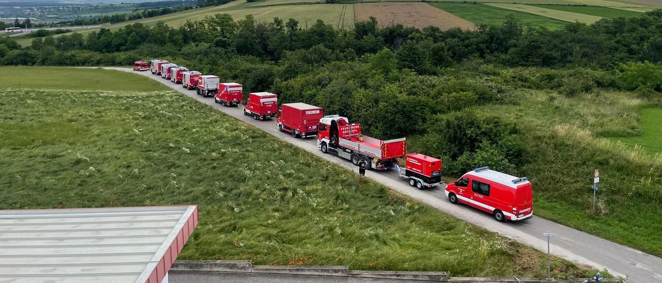 Bild enthält, Transportation, Truck, Vehicle, Road, Outdoors