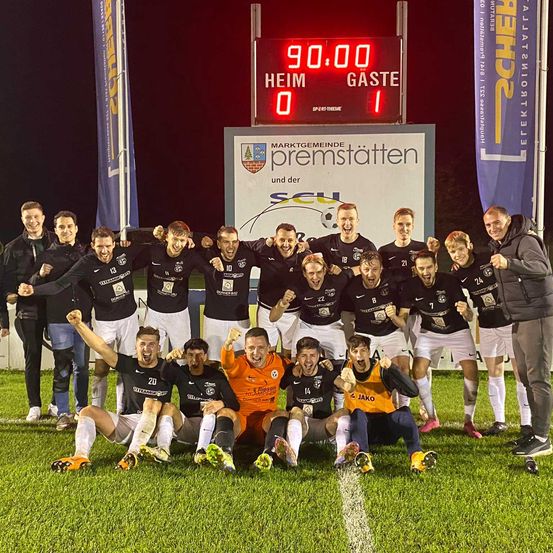 Bild enthält, People, Person, Groupshot, Computer Hardware, Monitor, Screen, Adult, Male, Man, Hoodie