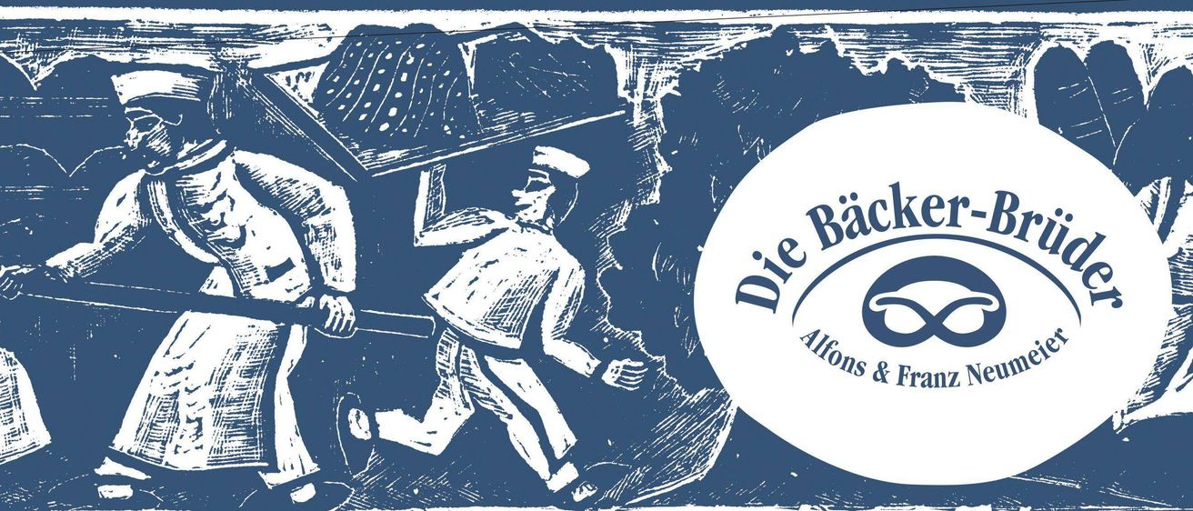 Eine blau-weiße Illustration zeigt zwei Männer in Uniformen, die ein großes Objekt auf einer Bahre tragen. Ein Mann steht vorne und schiebt die Bahre, während der andere Mann hinten steht und sie hält. Der Hintergrund ist verschwommen.