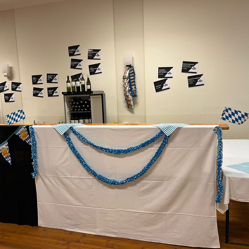 Bild enthält, Flower, Flower Arrangement, People