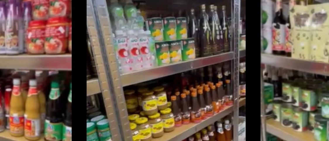 Bild enthält, Indoors, Shop, Shelf