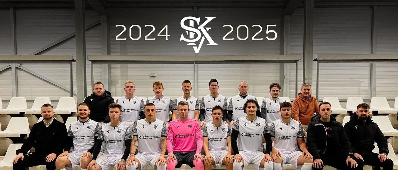 Bild enthält, People, Person, Groupshot, Adult, Male, Man, Shoe, Coat, Pants, Team