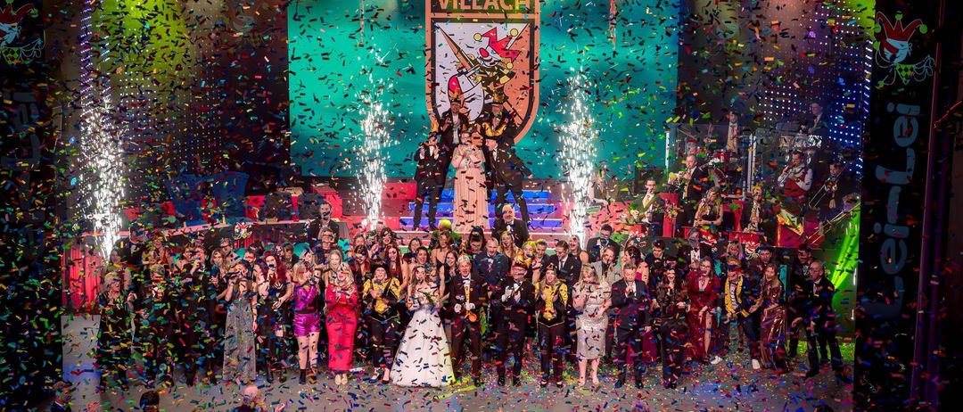 Bild enthält, Urban, Concert, Crowd, Person, Lighting, Stage, Paper