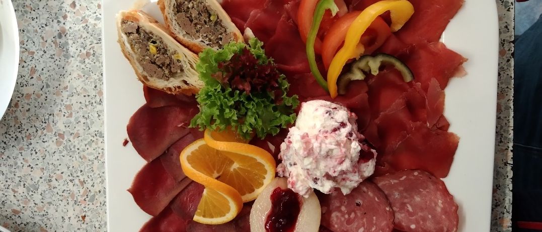 Bild enthält, Food, Lunch, Meal, Dish, Food Presentation, Plate, Platter