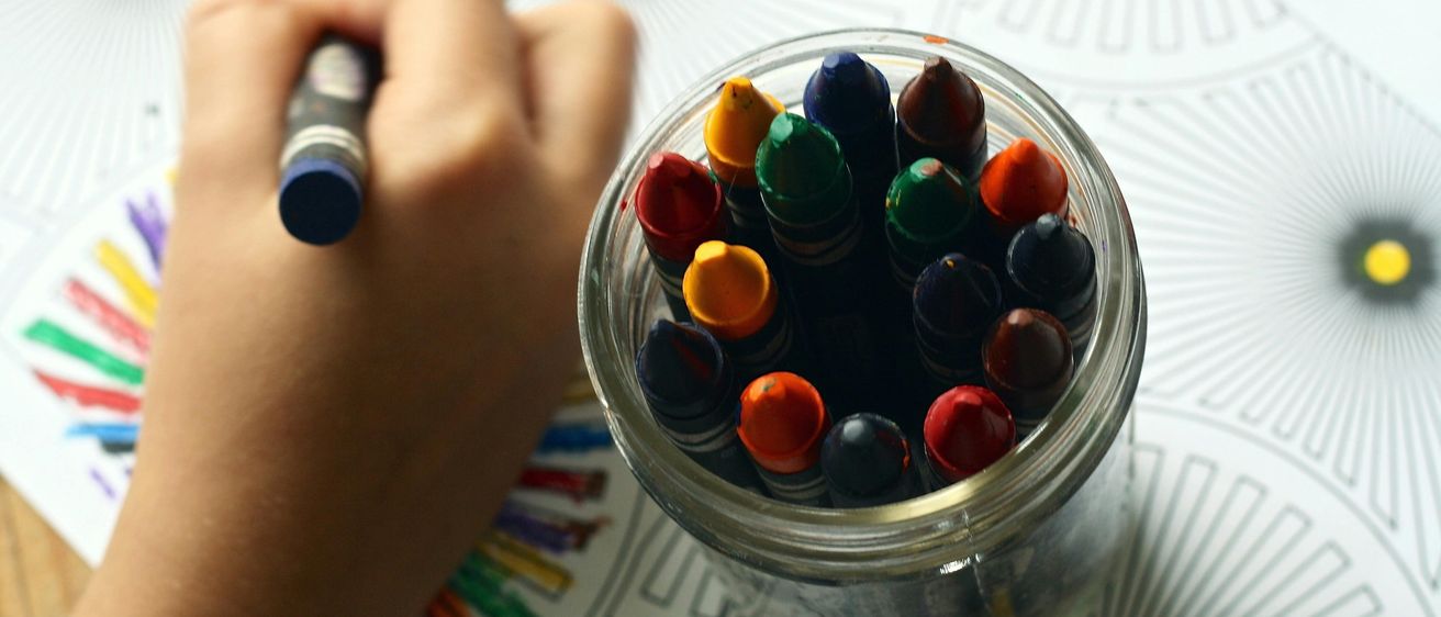 Bild enthält, Person, Crayon