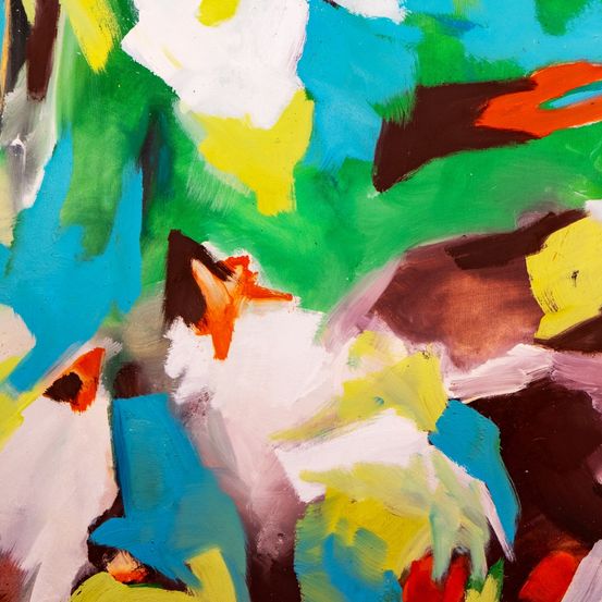 Ein abstraktes Gemälde mit kräftigen, sich überschneidenden Farben. Dominante Farbtöne sind Blau, Grün, Gelb und Orange. Die Formen sind etwas amorph und deuten auf Bewegung hin.