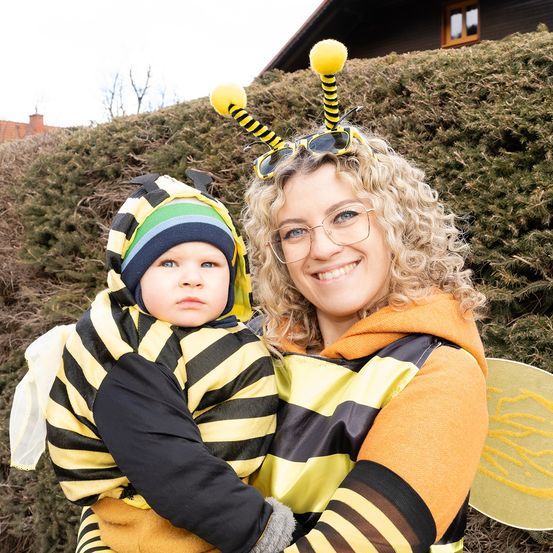 Bild enthält, Head, Person, Photography, Portrait, Hat, Cap, Baby, Coat, Adult, Woman