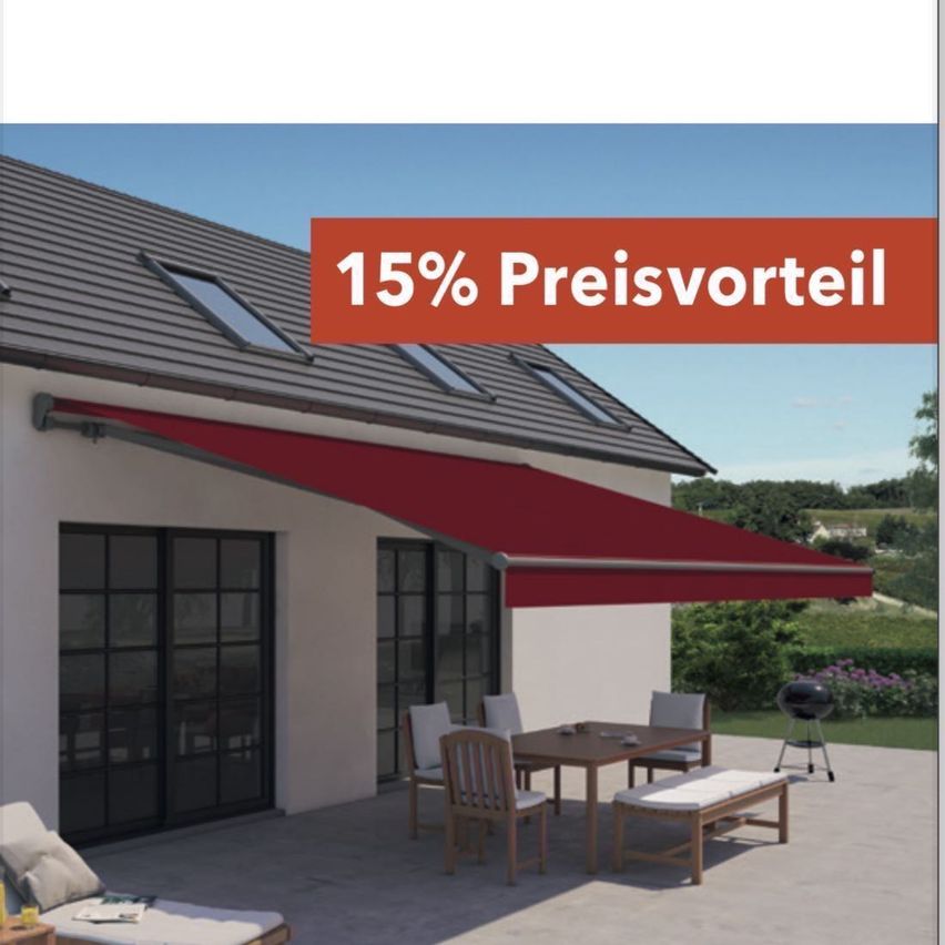 Bild enthält, Chair, Awning, Canopy, Advertisement, Bench, Housing, Poster, Door