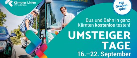Zwei Männer stehen in einem Bus, einer trägt eine Krawatte und der andere trägt einen Hut. Der Bus hat ein Schild mit der Aufschrift 'Umsteigertage'. Das Bild hat einen grünen Hintergrund mit dem Text 'Bus und Bahn Kärnten kostenlos'.