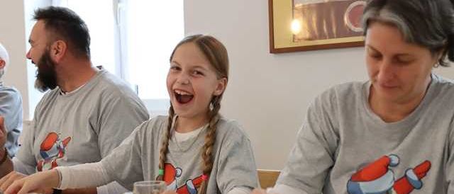 Bild enthält, Face, Head, Person, Happy, Laughing, People, Boy, Male, Teen