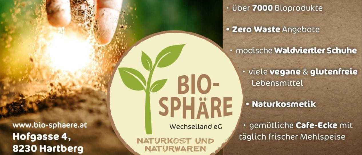 Bild enthält, Advertisement, Poster, Soil, Herbal, Finger, Person, Gardening, Nature, Outdoors, Baby